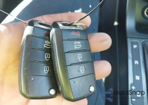 2015 Kia Optima Lx z USA, uszkodzony, nr VIN KNAGM4A77F5643086